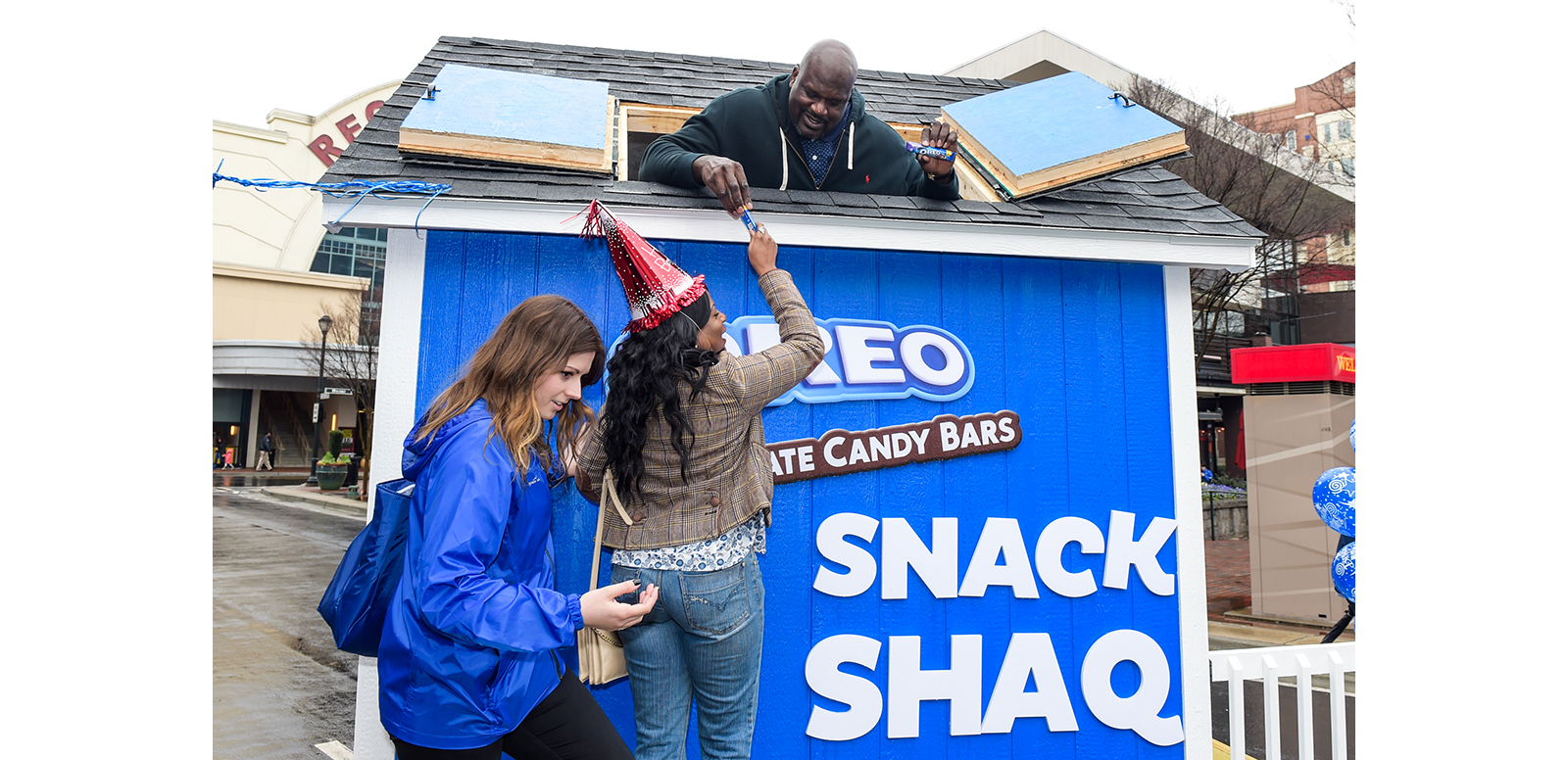 Confectionery company Mondelez has enlisted the help of basketball superstar Shaquille O’Neal to help it celebrate the ‘birthday’ of its OREO brand on March 6th by giving away one million OREO Chocolate Candy Bars in a US-wide promotion.