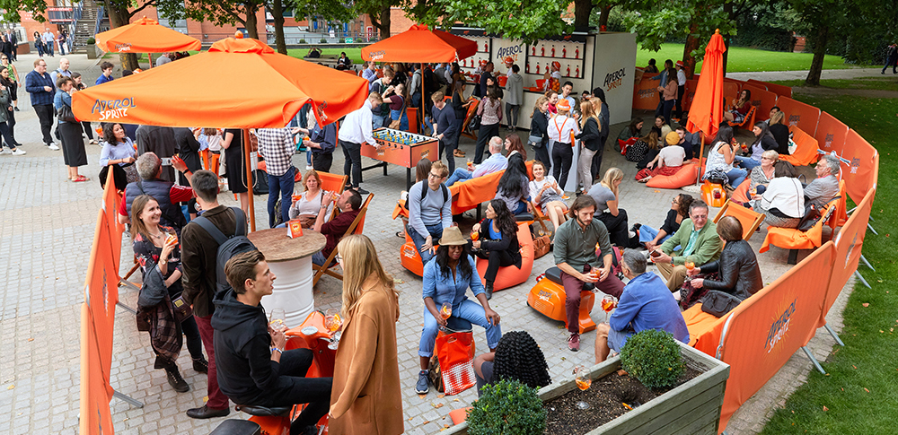 Italian spirits brand Aperol is bringing its Aperol Spritz Sundial Social back to London’s Southbank, offering Londoners free Aperol Spritz serves when the 20 foot wide Aperol sundial strikes ‘aperitivo hour’ at 5.00pm.